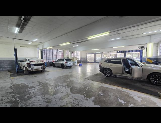 5,267M² BUILDING FOR SALE IN ROSSBURGH